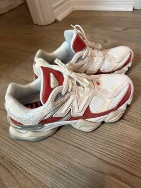 New Balance 9060 White and Red Low-Top Chunky Sneakers size 8.5 NEW